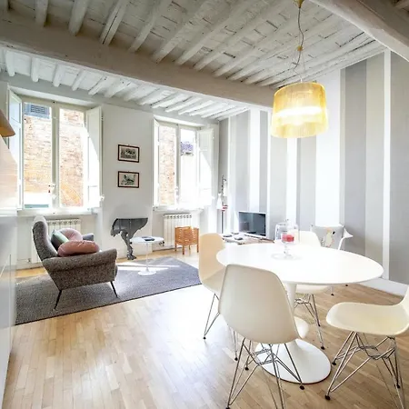 Tango Luxury In Center Town Apartmán