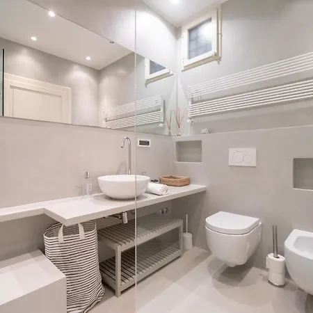 Tango Luxury In Center Town *